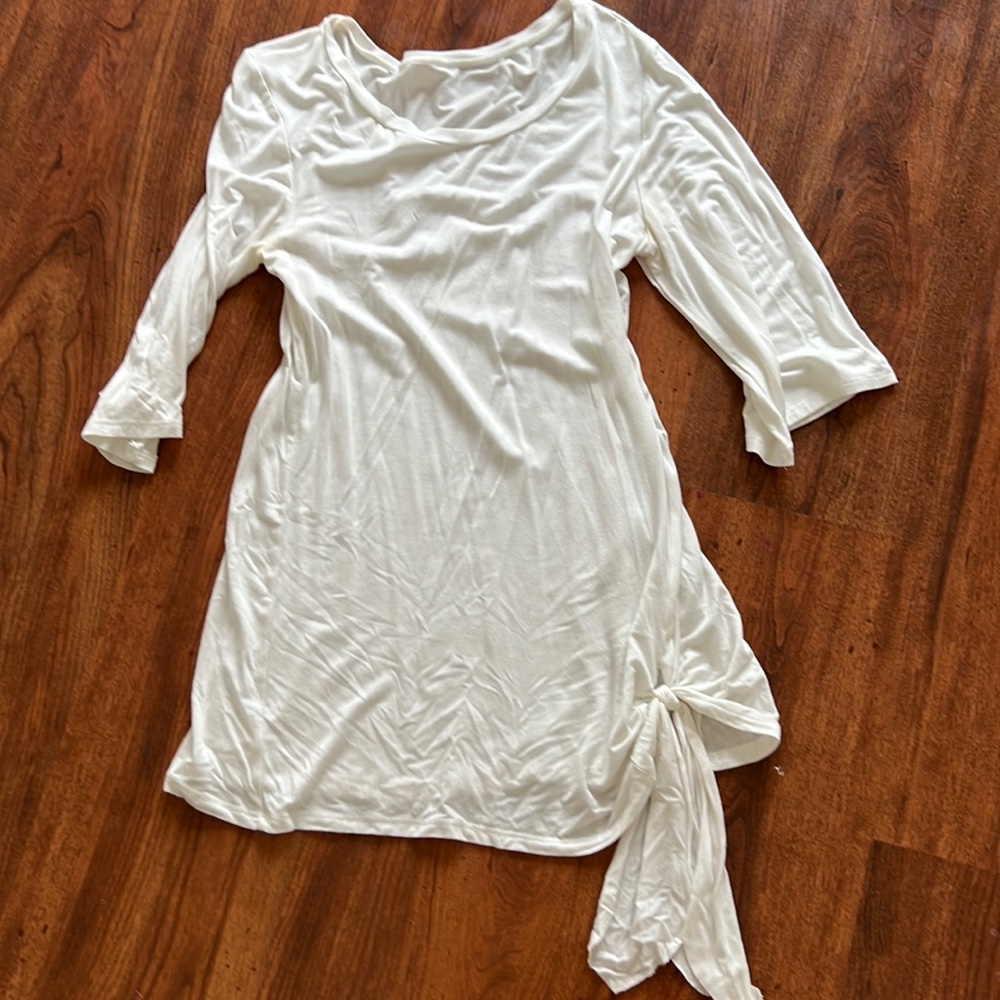 Quarter sleeve top